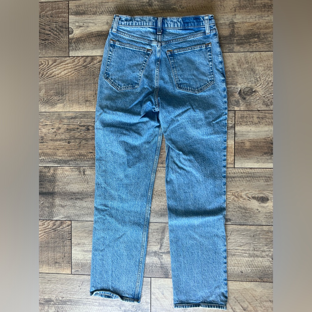 Abercrombie & Fitch The 90’s Straight Ultra High Rise jean. Medium marble. - Picture 4 of 4